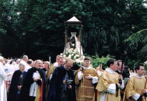 800px-Walsinghamprocession Looks like Our Lady has put on some weight