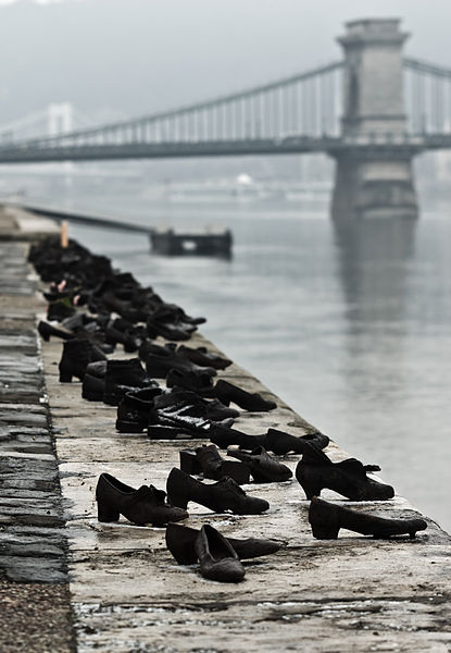 Nikodem Nijaki's photo of shoes on the Danube Promenade