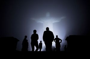 800px-Obama_family_in_mist_in_Rio_de_Janeiro